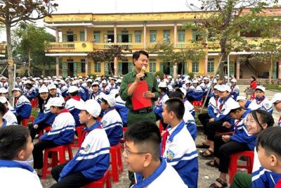 BUỔI SINH HOẠT DƯỚI CỜ THÁNG 12 CHỦ ĐIỂM: “TIẾP BƯỚC CHA ANH”